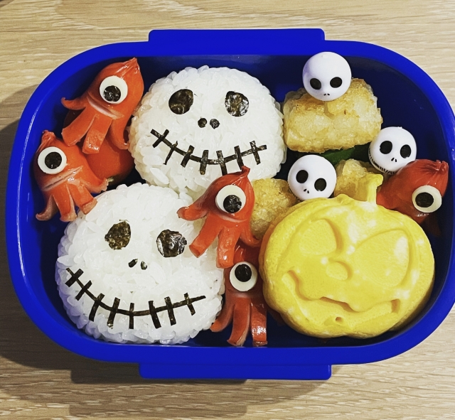 Halloween Party: Spooky Fun with Delicious Treats
